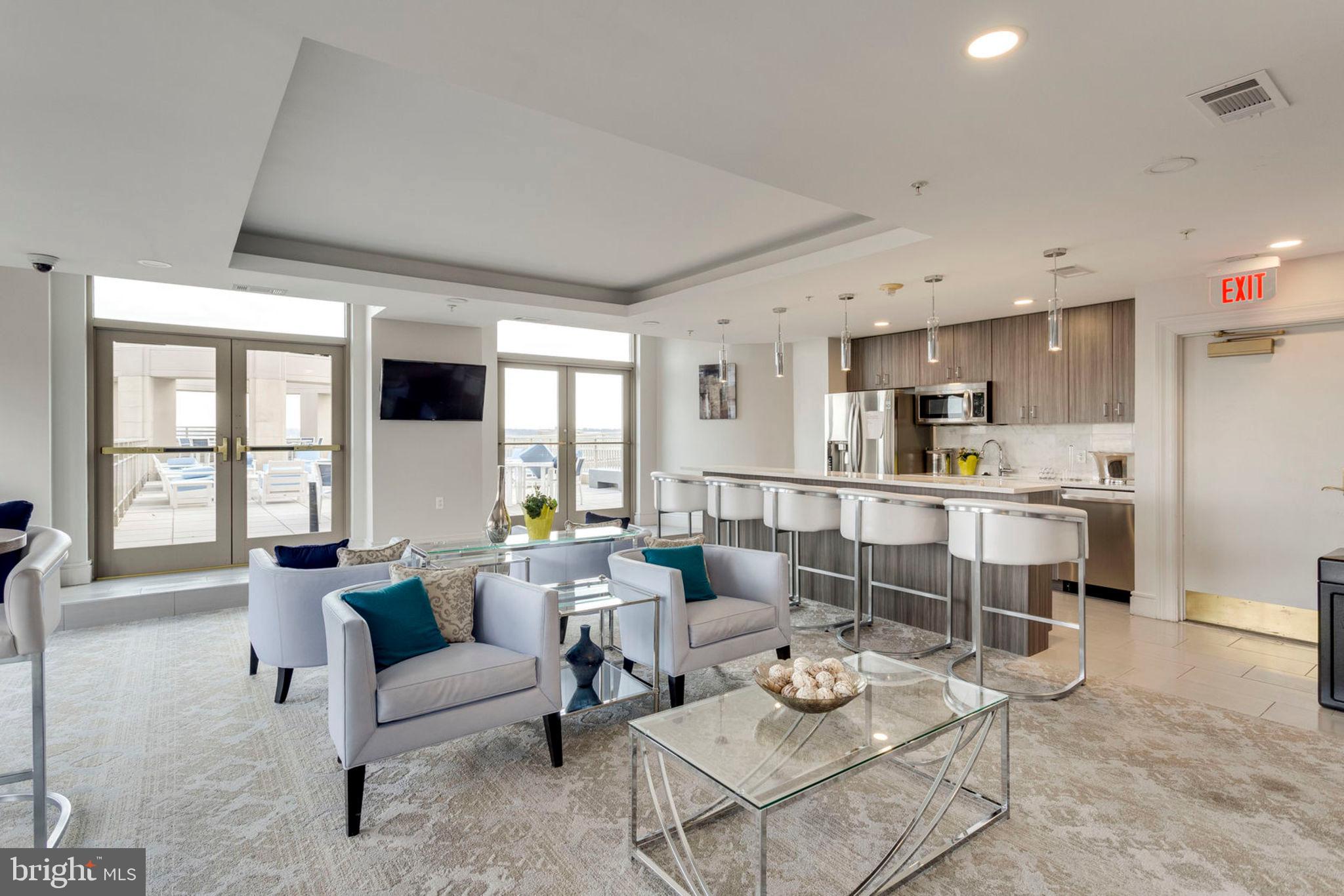 ECLIPSE ON CENTER PARK - Residential