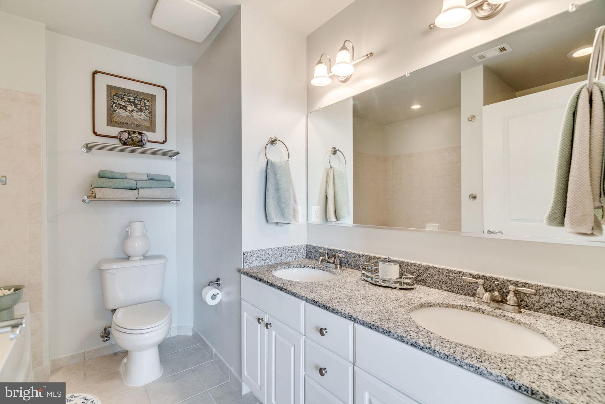 ECLIPSE ON CENTER PARK - Residential