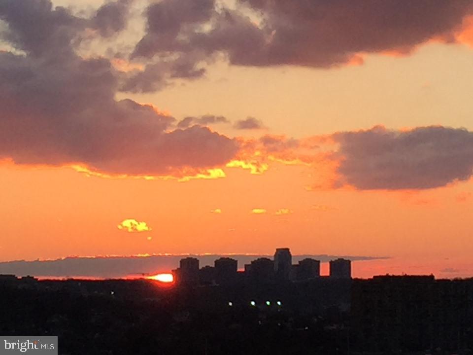 ECLIPSE ON CENTER PARK - Residential