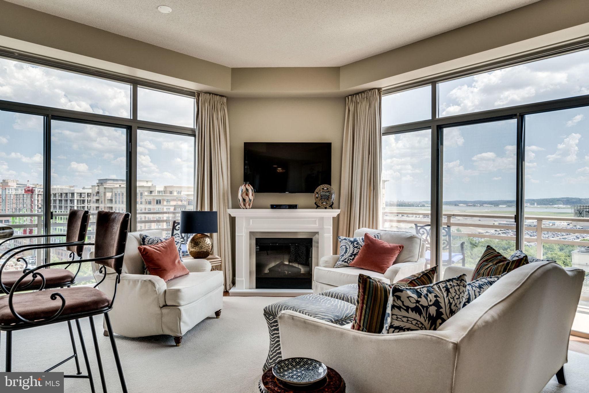 ECLIPSE ON CENTER PARK - Residential