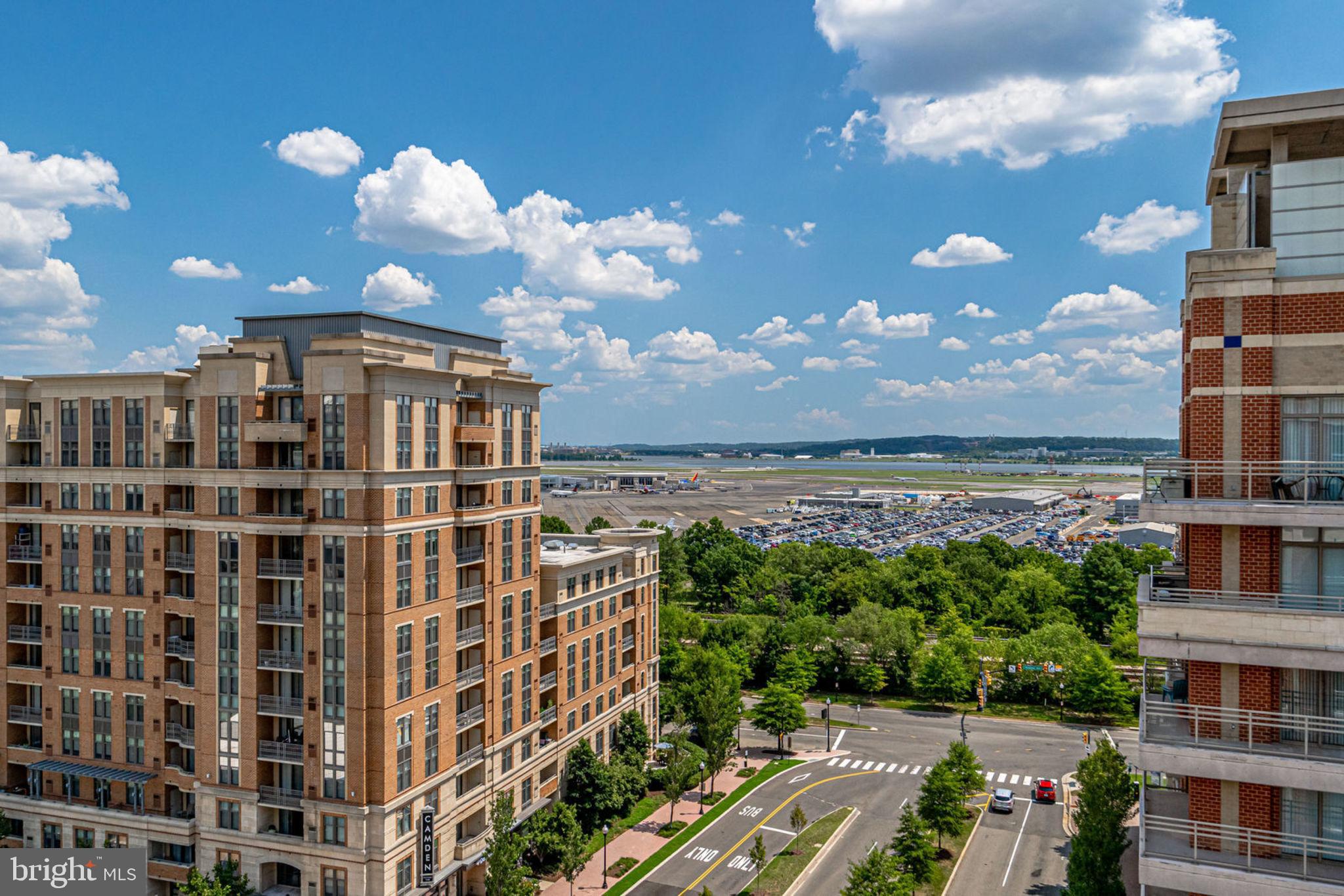 ECLIPSE ON CENTER PARK - Residential