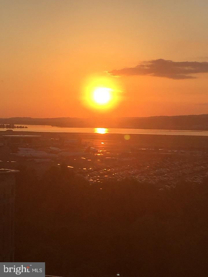 ECLIPSE ON CENTER PARK - Residential