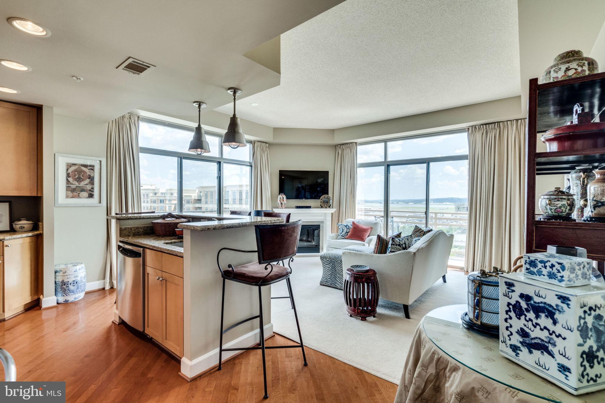 ECLIPSE ON CENTER PARK - Residential