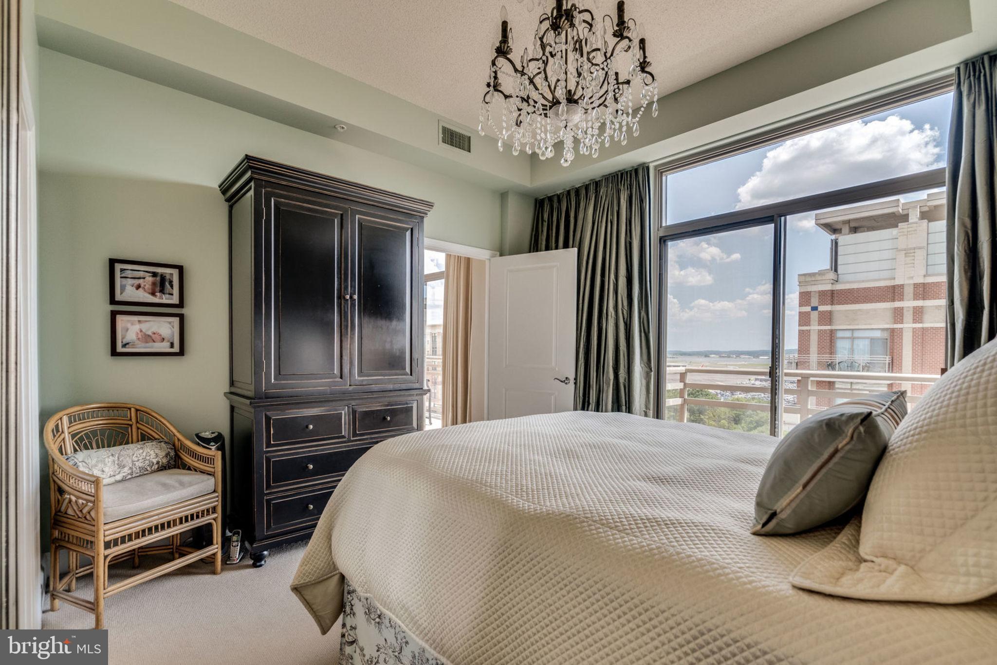 ECLIPSE ON CENTER PARK - Residential