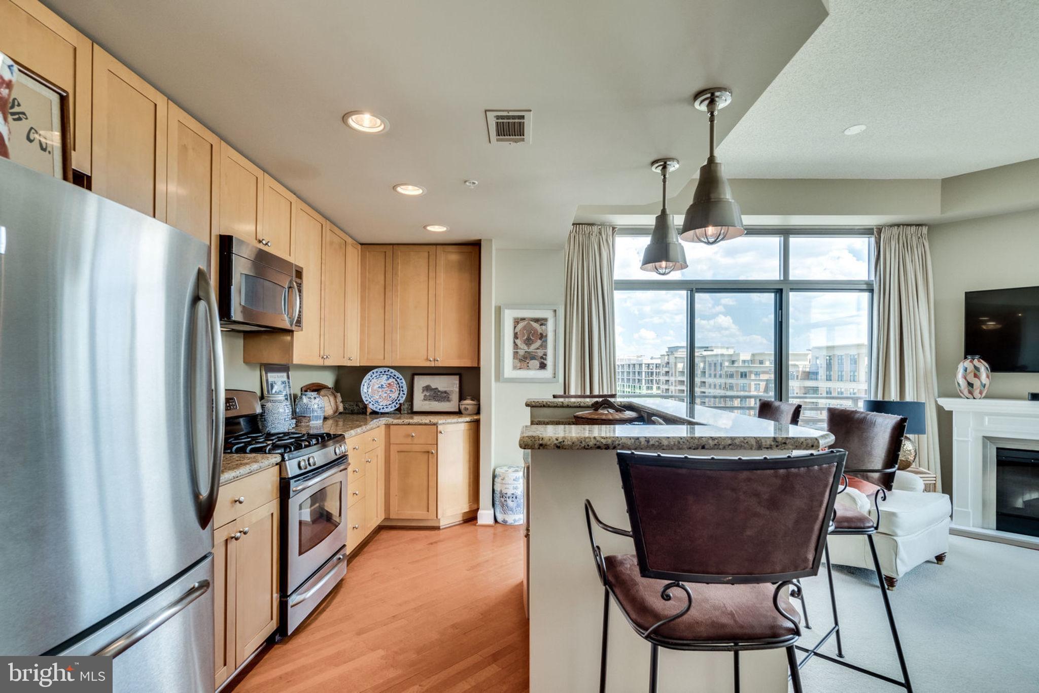 ECLIPSE ON CENTER PARK - Residential