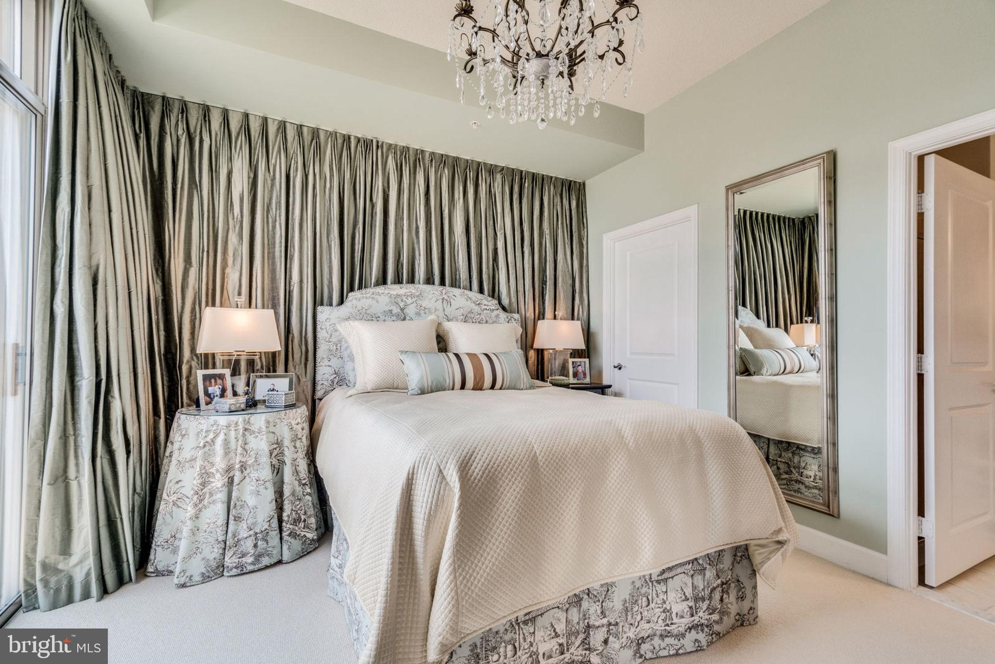 ECLIPSE ON CENTER PARK - Residential