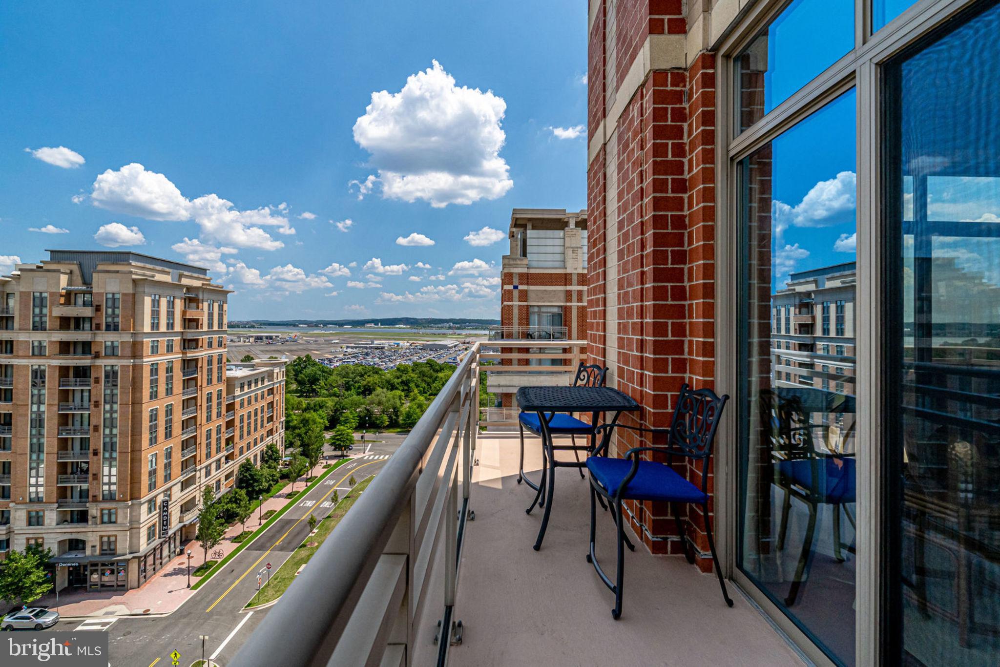 ECLIPSE ON CENTER PARK - Residential