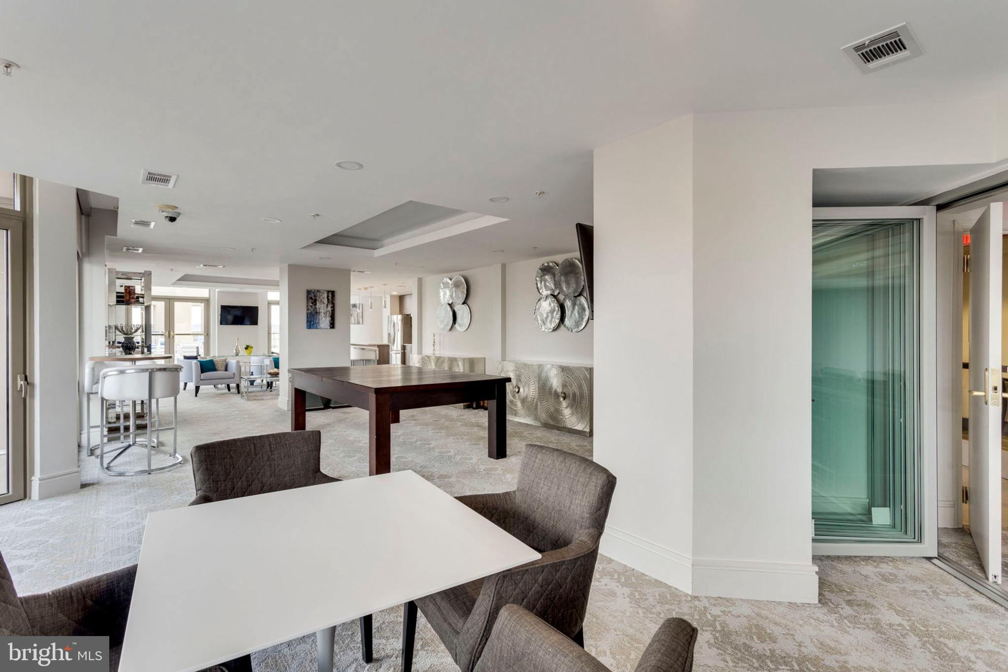 ECLIPSE ON CENTER PARK - Residential