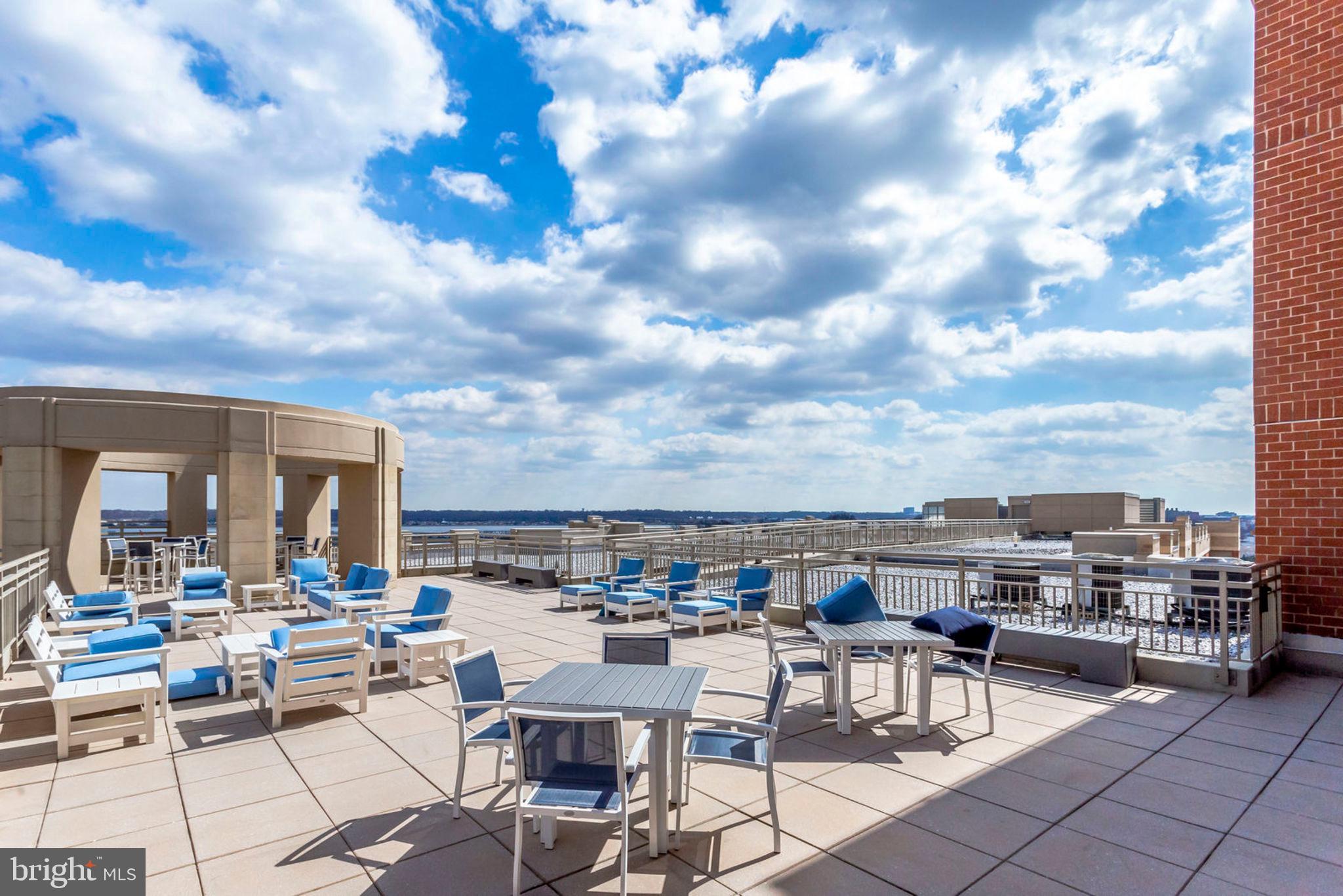 ECLIPSE ON CENTER PARK - Residential