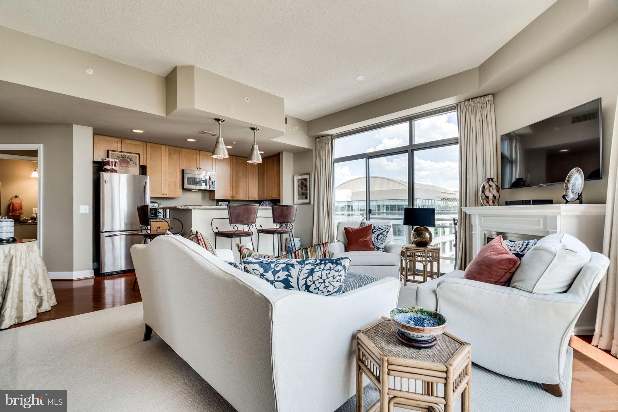 ECLIPSE ON CENTER PARK - Residential