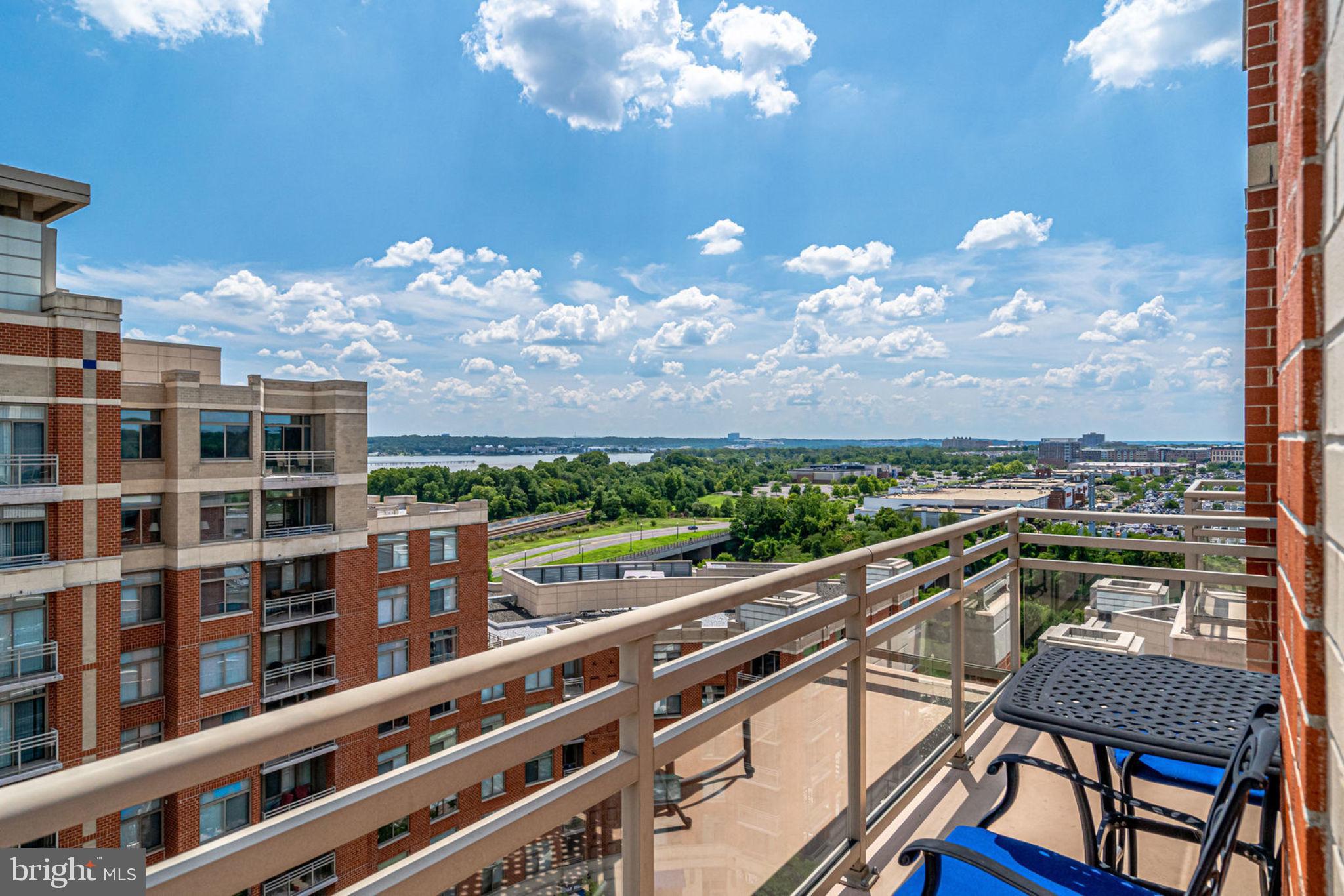 ECLIPSE ON CENTER PARK - Residential