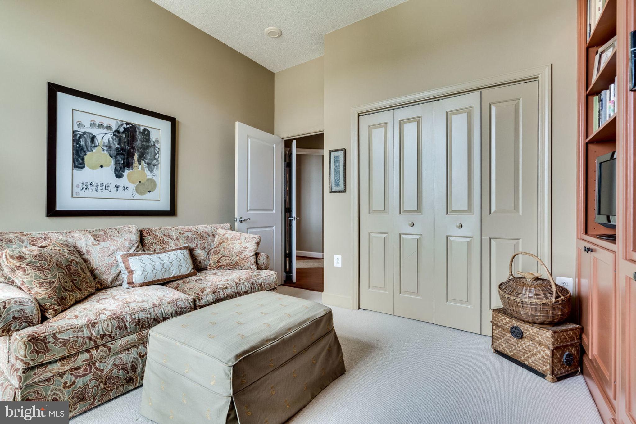 ECLIPSE ON CENTER PARK - Residential