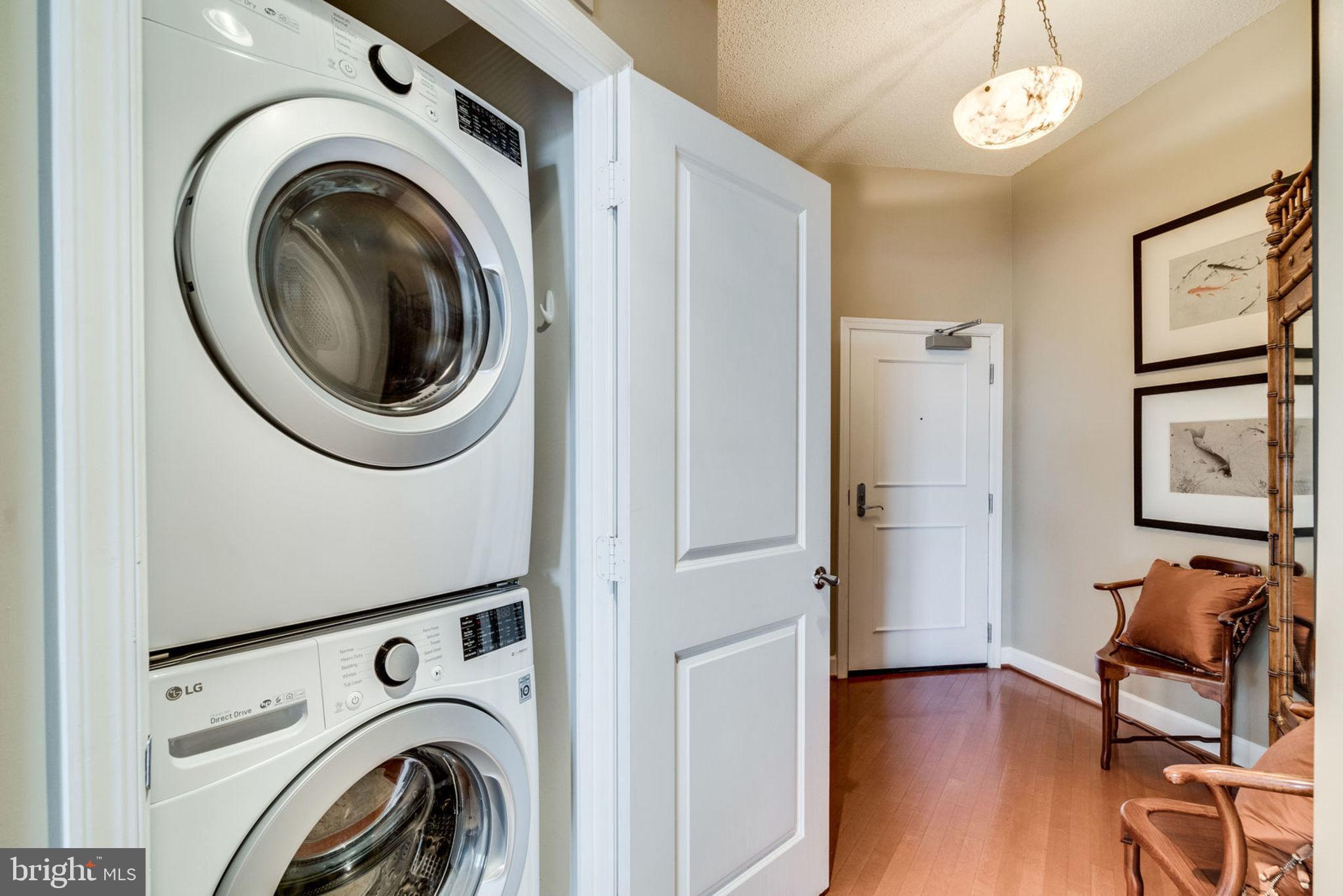 ECLIPSE ON CENTER PARK - Residential