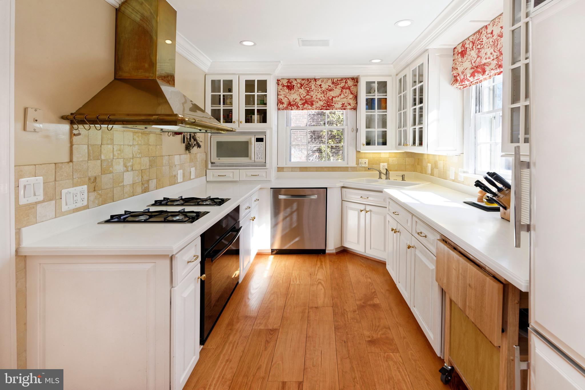 OLD TOWN ALEXANDRIA - Residential