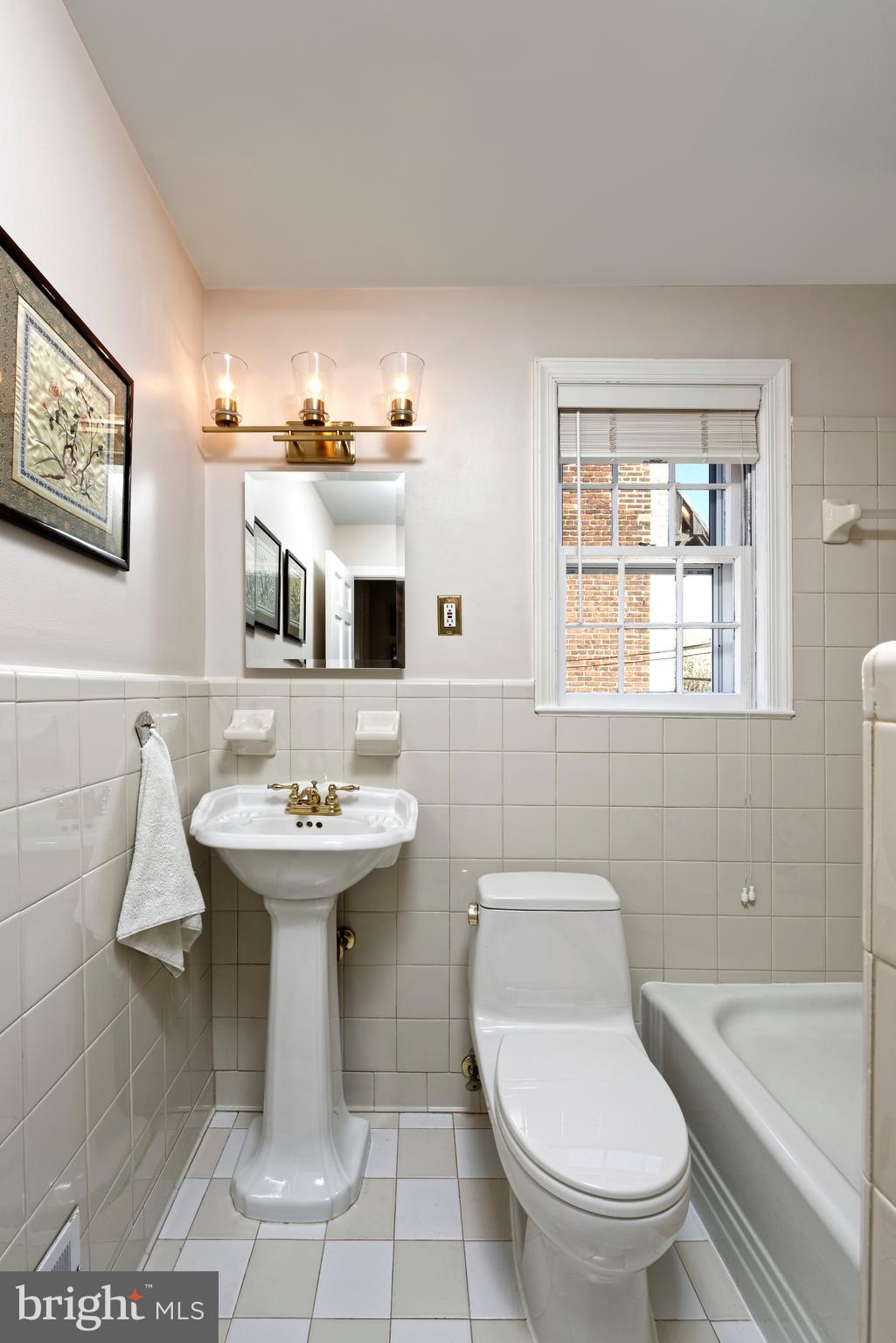 OLD TOWN ALEXANDRIA - Residential