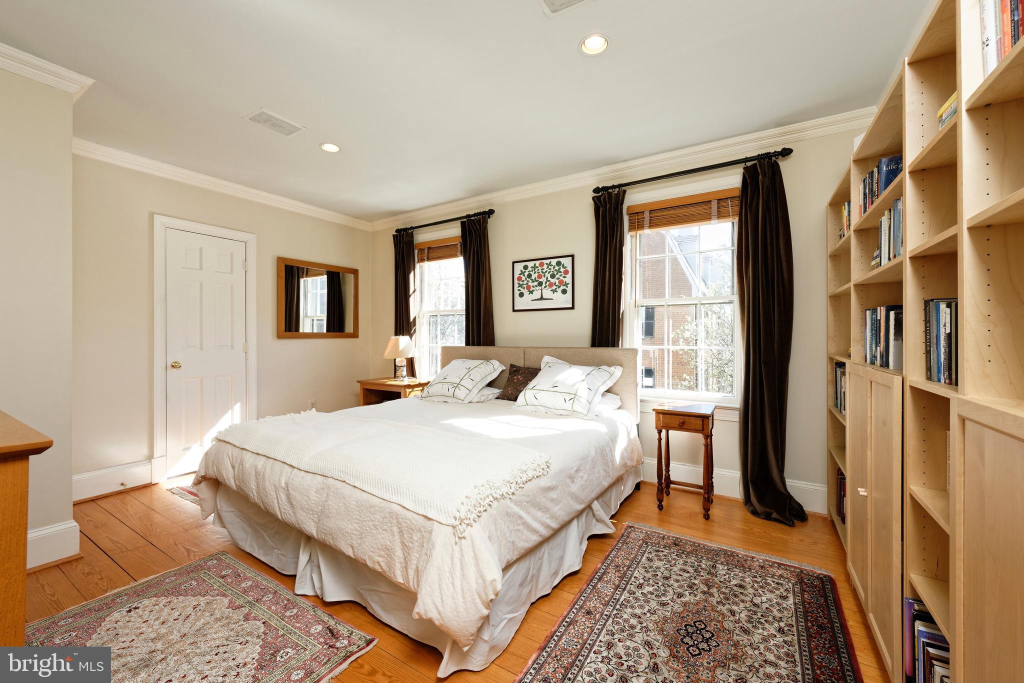 OLD TOWN ALEXANDRIA - Residential