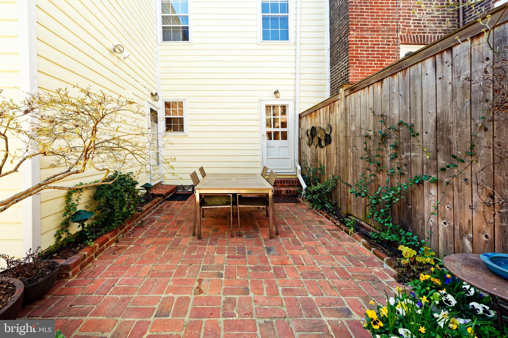 OLD TOWN ALEXANDRIA - Residential