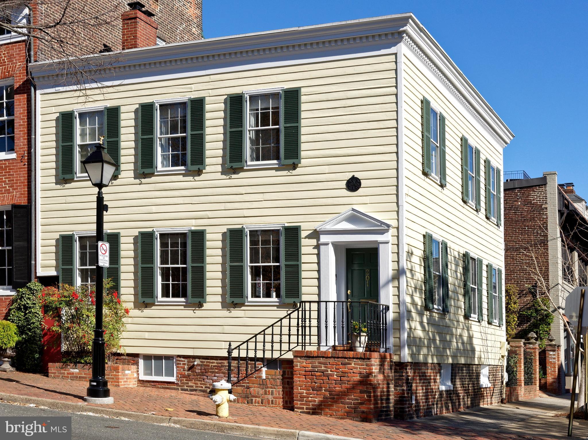 OLD TOWN ALEXANDRIA - Residential