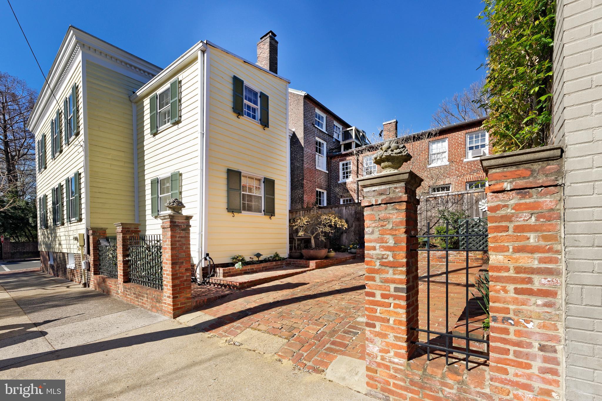 OLD TOWN ALEXANDRIA - Residential