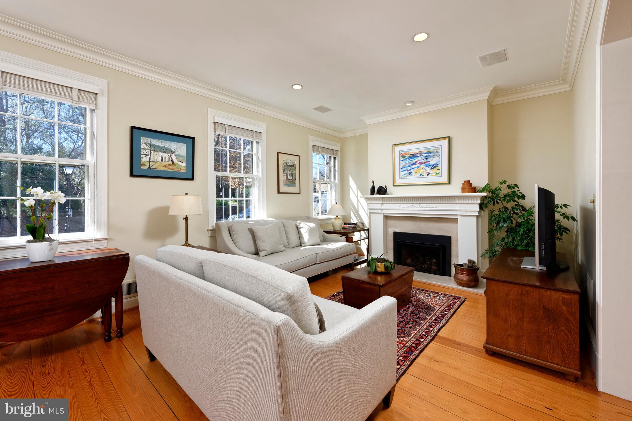 OLD TOWN ALEXANDRIA - Residential