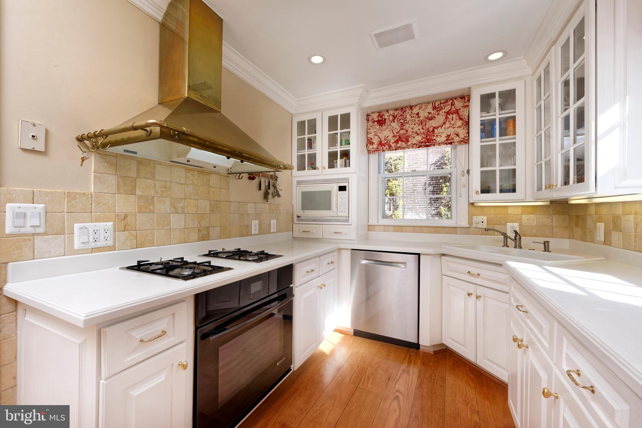 OLD TOWN ALEXANDRIA - Residential