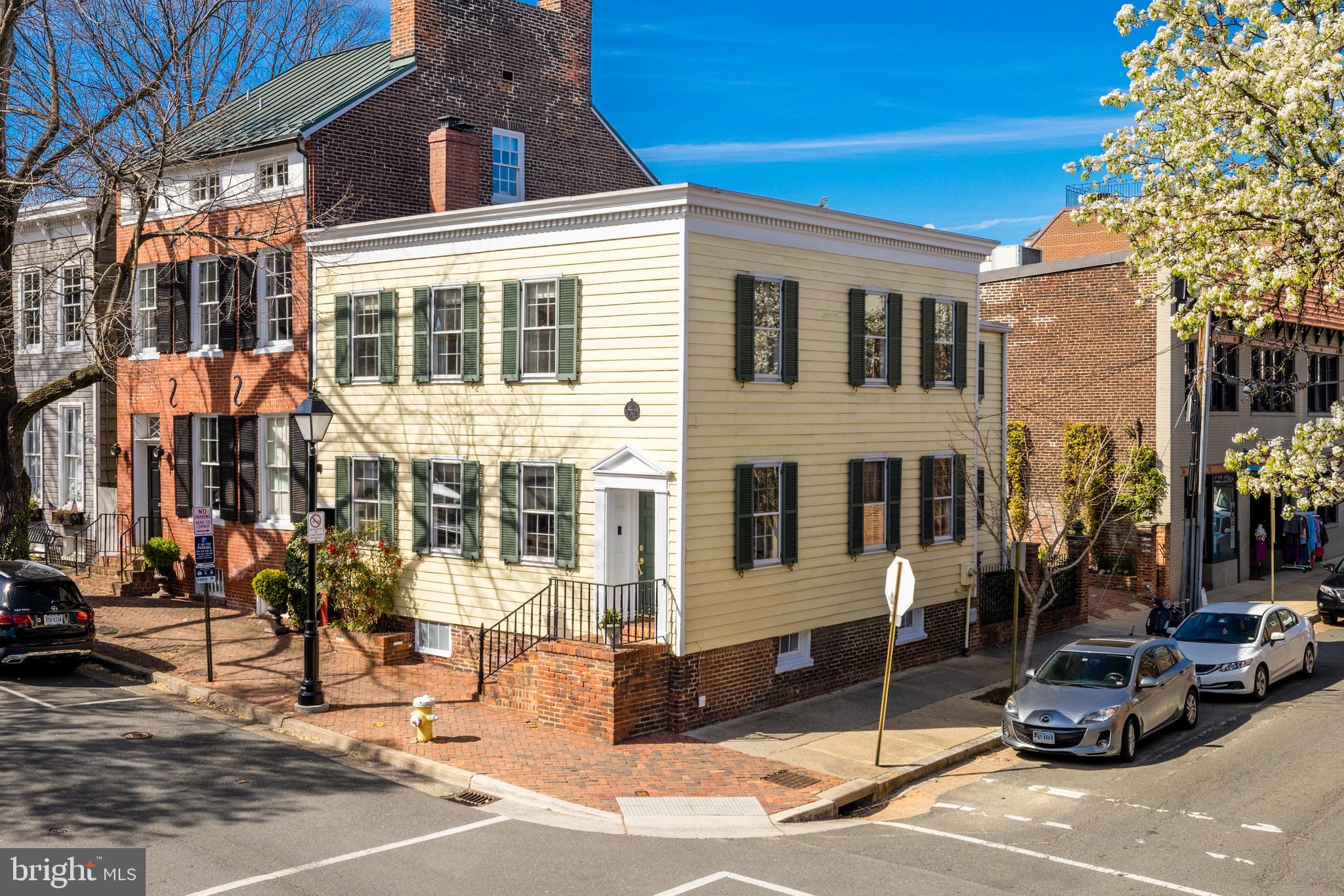 OLD TOWN ALEXANDRIA - Residential