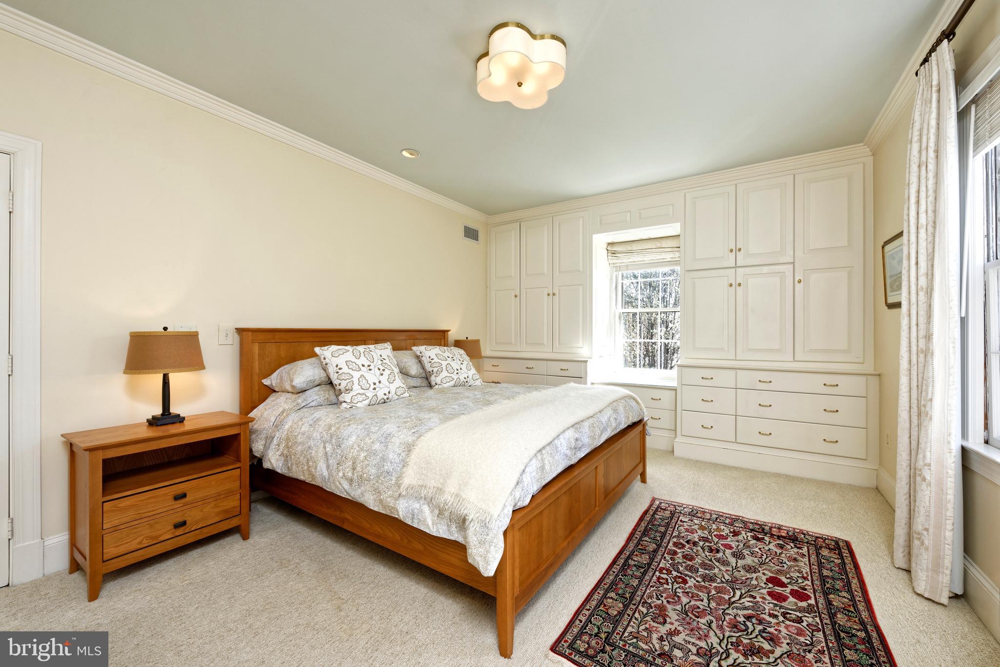 OLD TOWN ALEXANDRIA - Residential