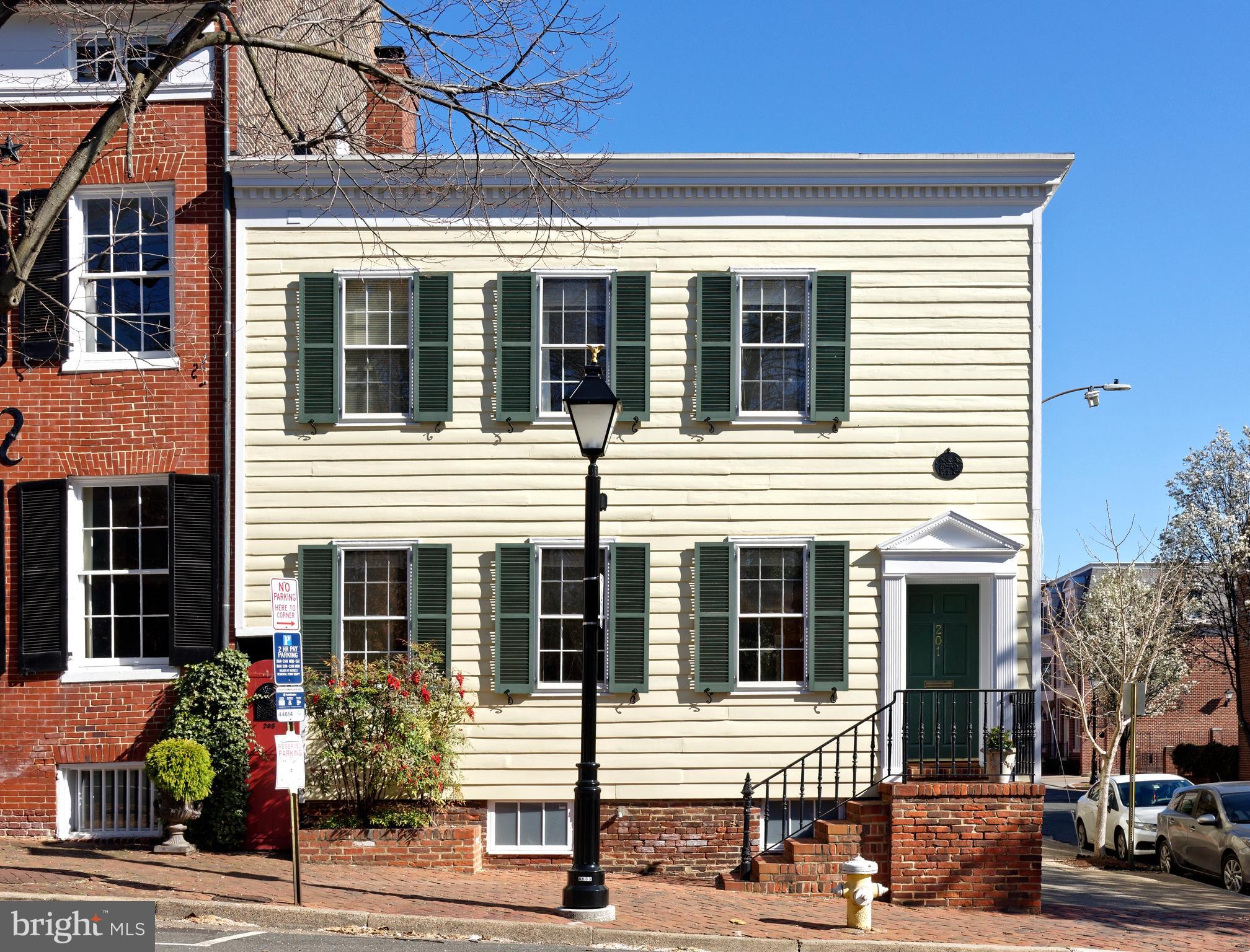 OLD TOWN ALEXANDRIA - Residential