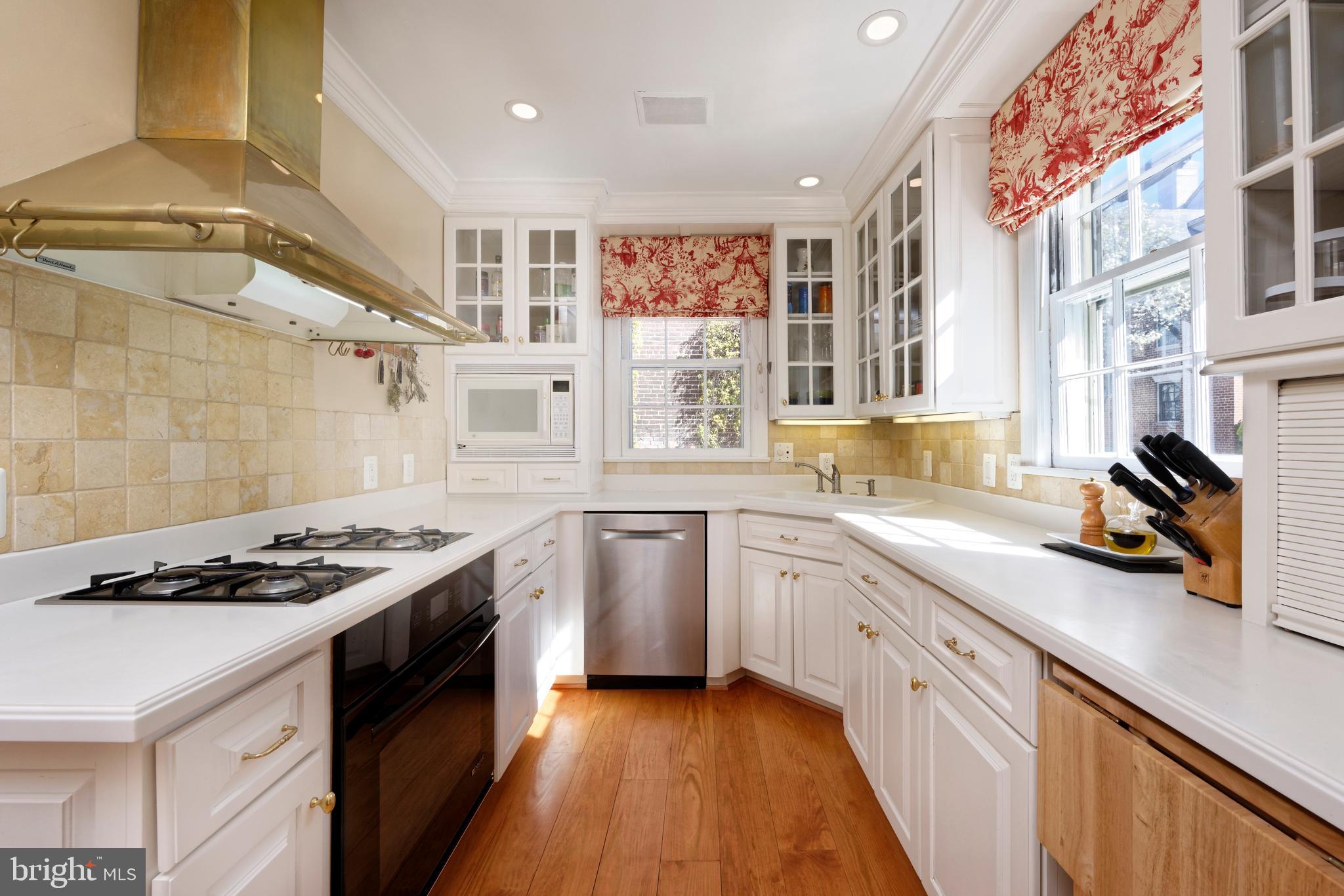 OLD TOWN ALEXANDRIA - Residential