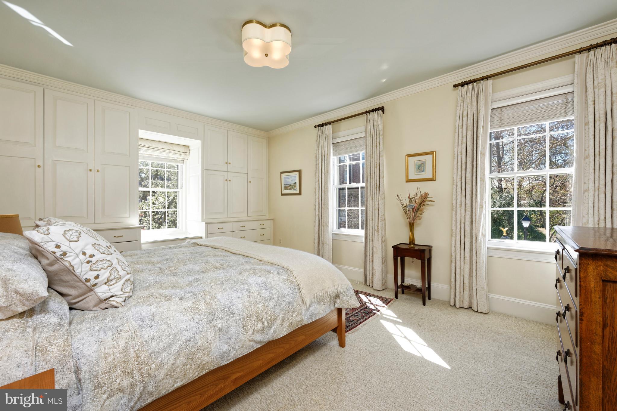 OLD TOWN ALEXANDRIA - Residential