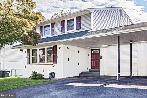 Townhouse For Sale - 734 Plumtree Lane<br/> CLAYMONT, DE 19703