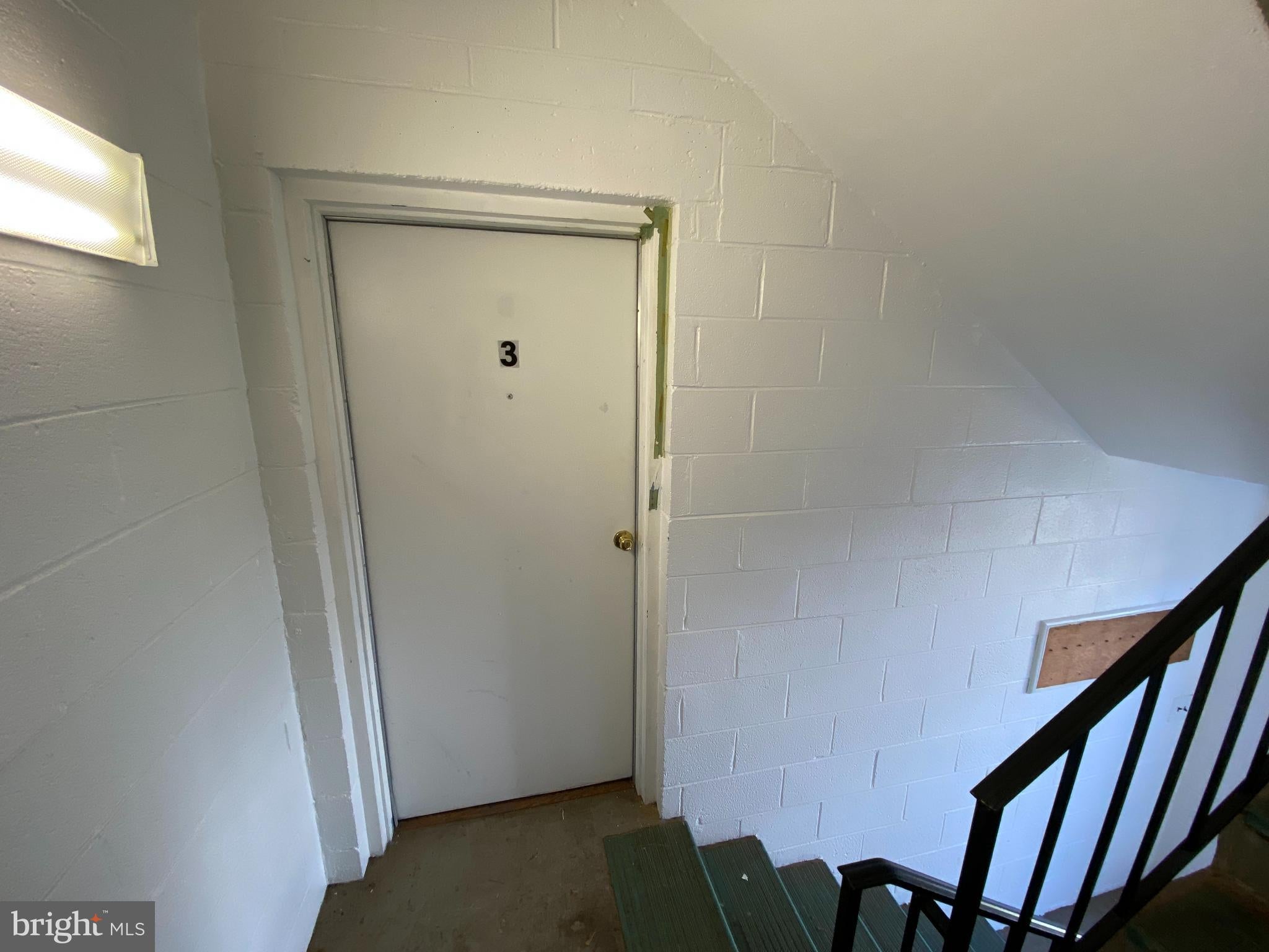 423 HILL STREET 3