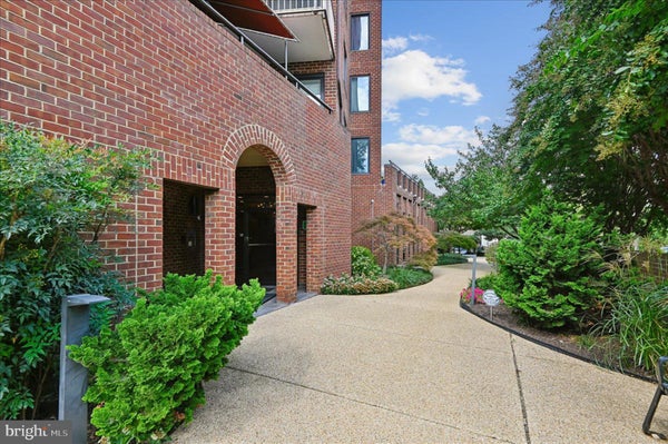 100 SEVERN AVE APT 303, ANNAPOLIS, MD 21403 - Image cb1b6a2309d23bb54dbee96c6a0e2fb3/1860872587