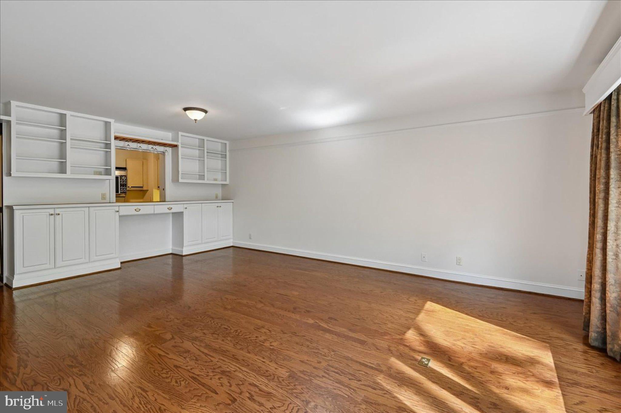 100 SEVERN AVENUE 303