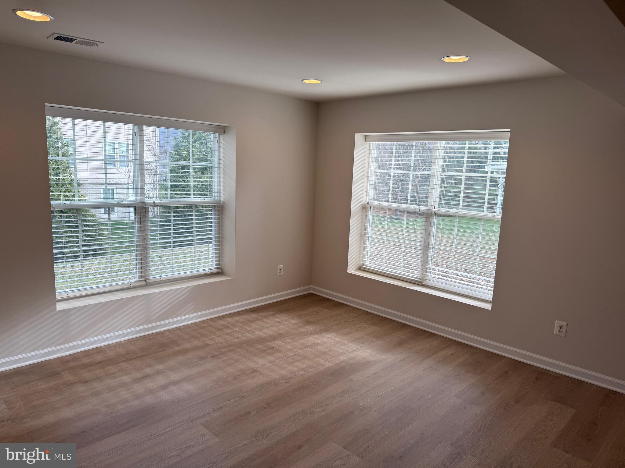 FOREST GLEN - Residential Lease