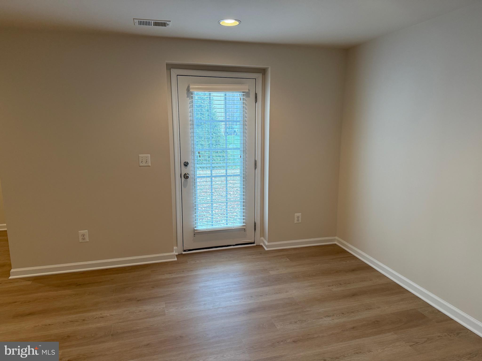 FOREST GLEN - Residential Lease