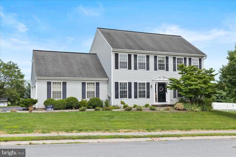 Photo of 34 TOWER DR, ELIZABETHTOWN, PA 17022 (MLS # PALA2038210)