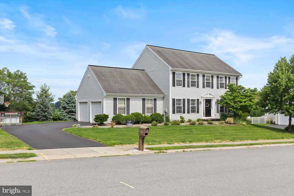 Photo of 34 TOWER DR, ELIZABETHTOWN, PA 17022 (MLS # PALA2038210)