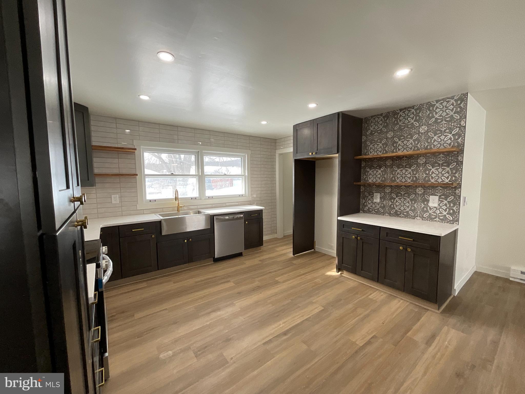 MEADOW CREST - Residential