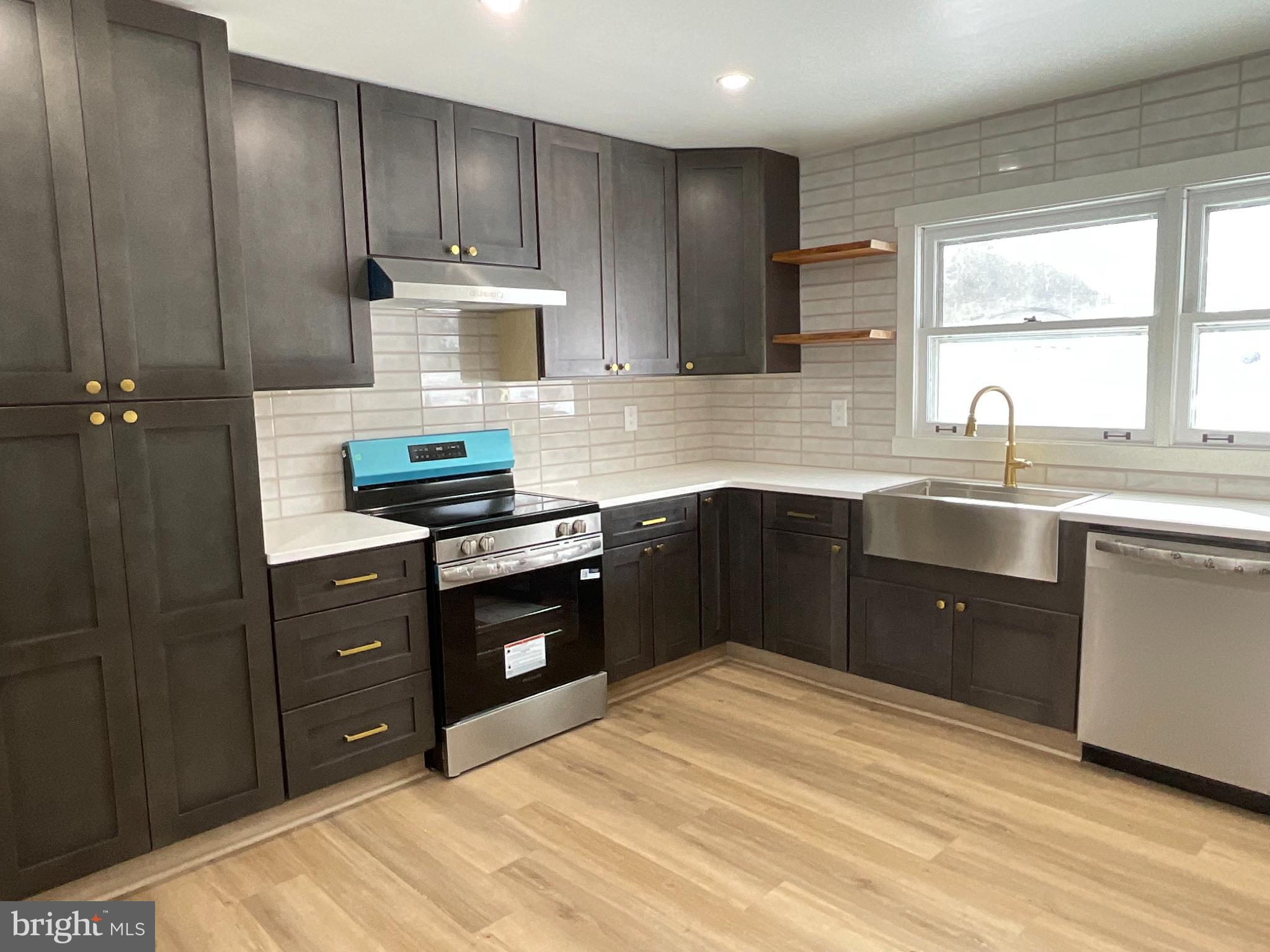 MEADOW CREST - Residential