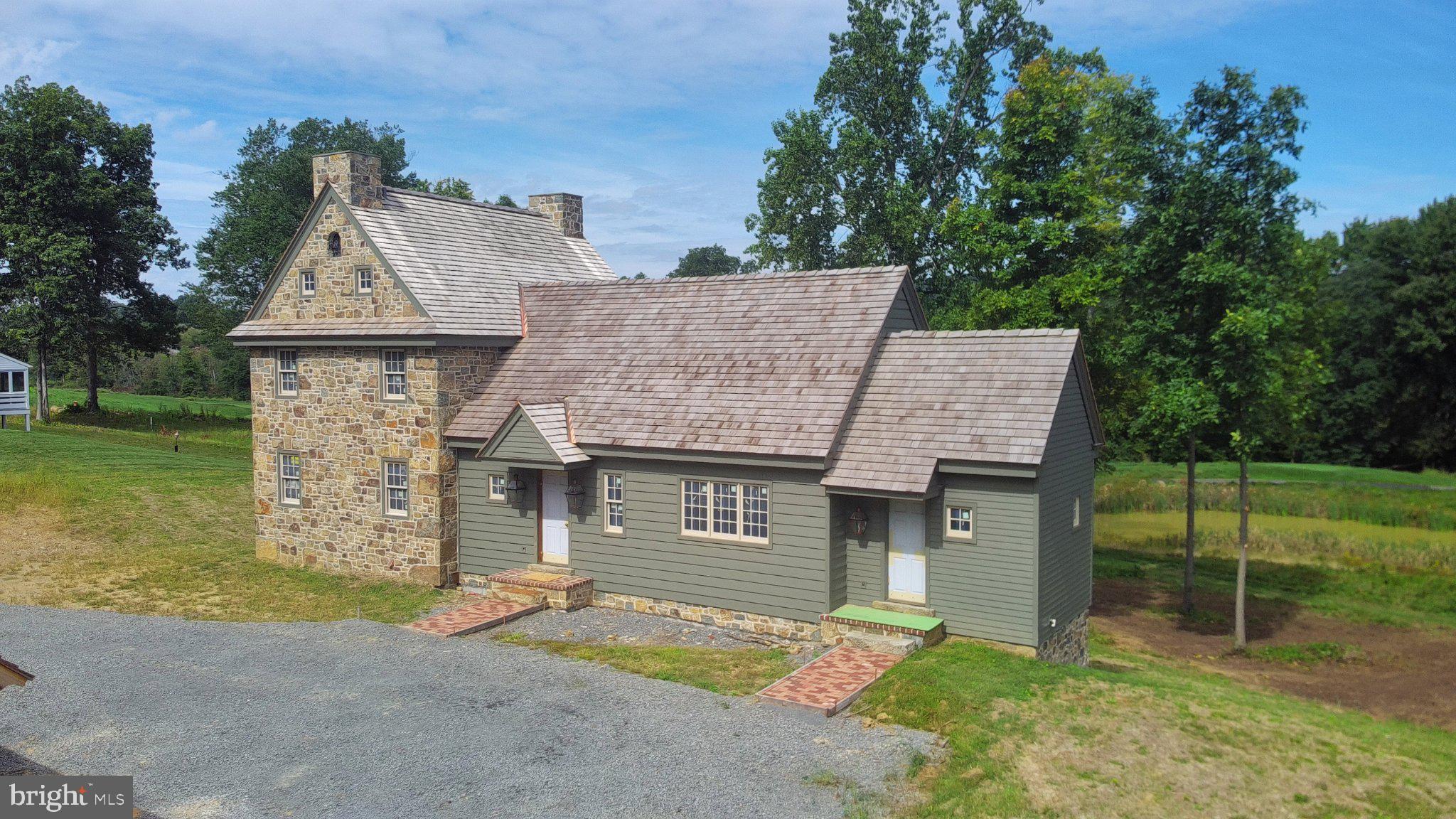 87 BROWNSTONE LANE
