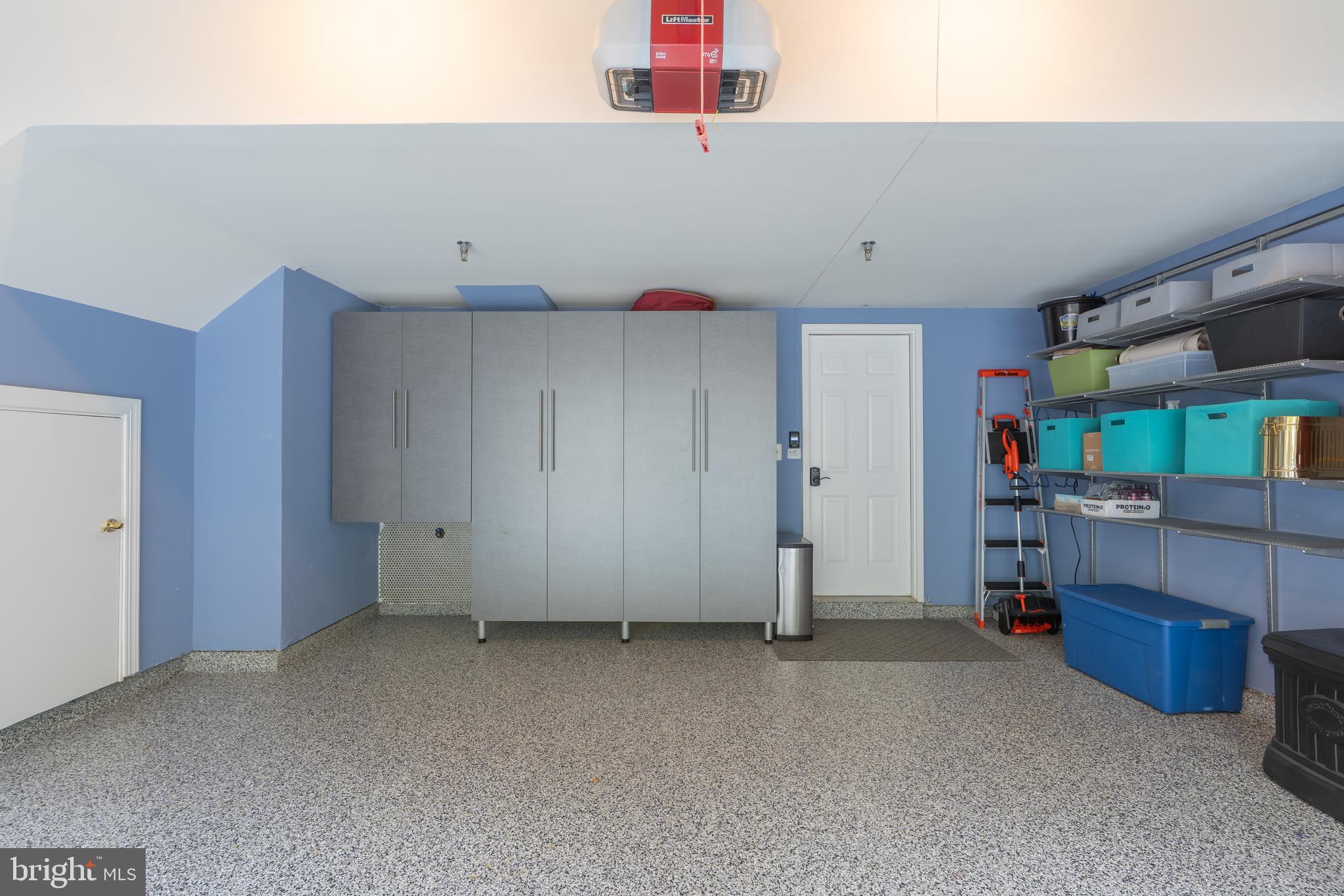 HUNTING RIDGE - Residential