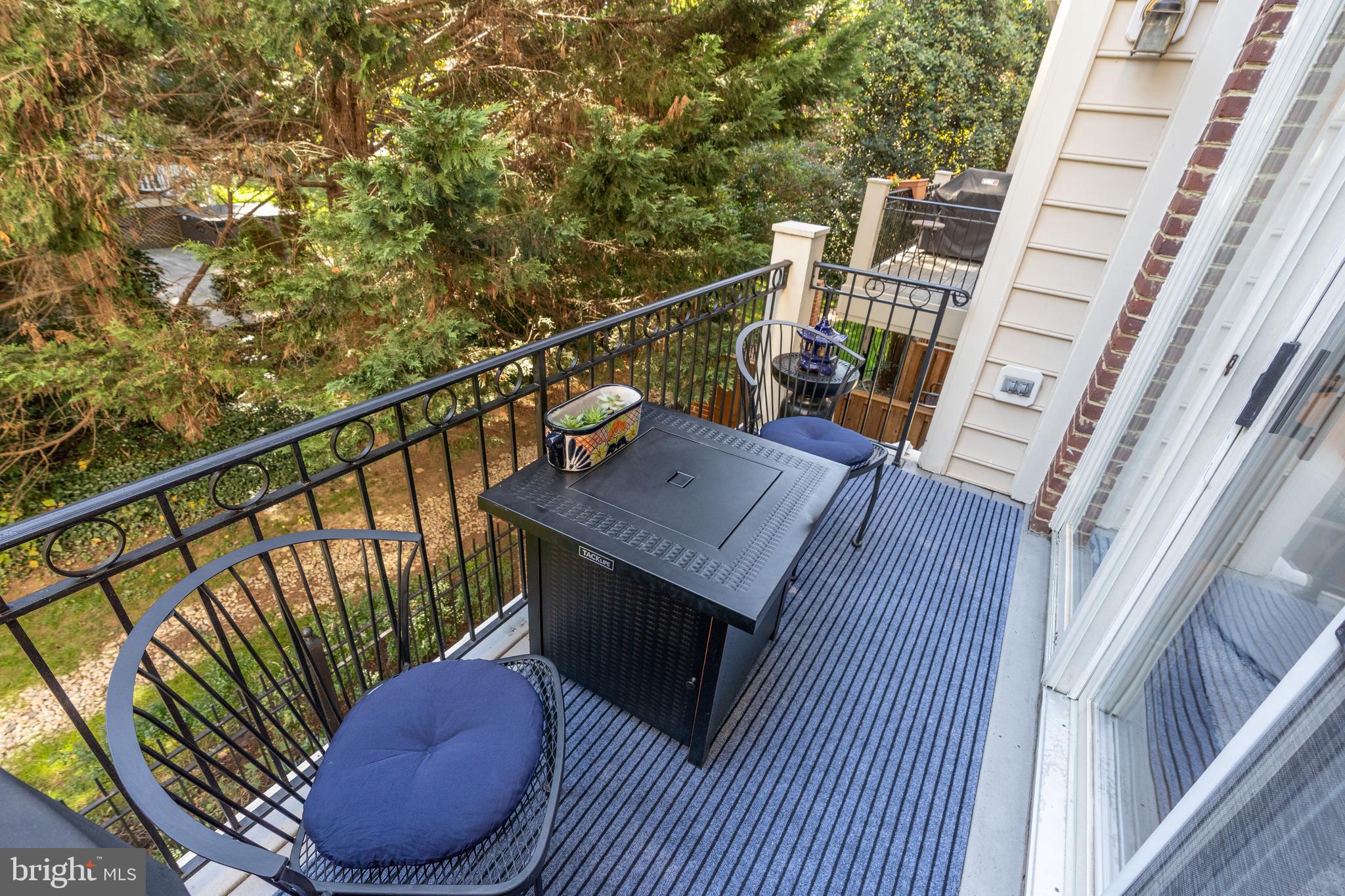 HUNTING RIDGE - Residential