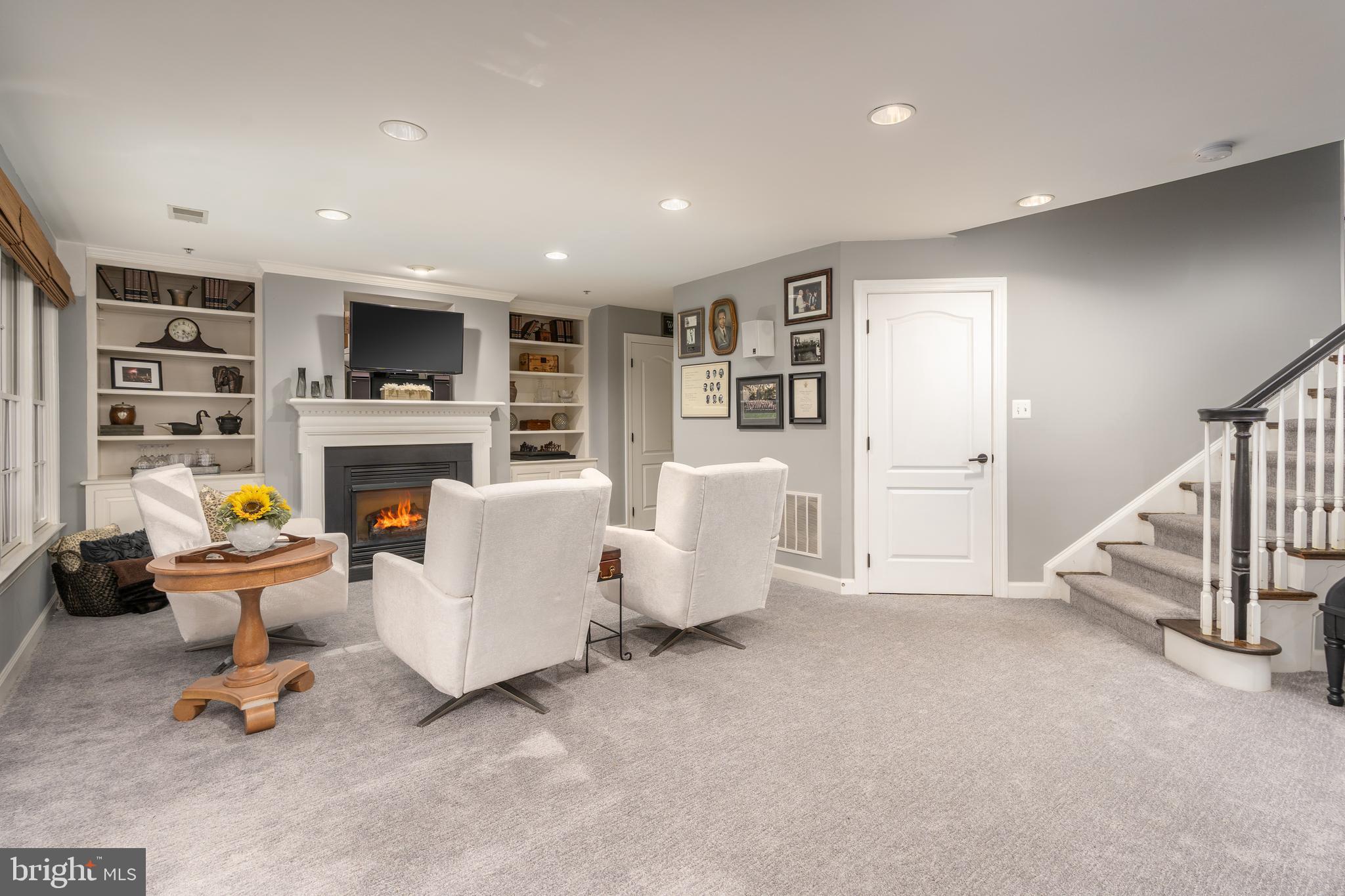 HUNTING RIDGE - Residential