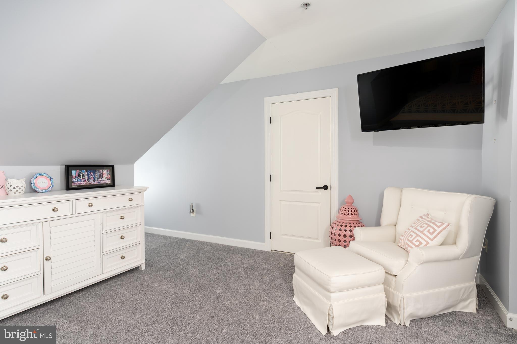 HUNTING RIDGE - Residential