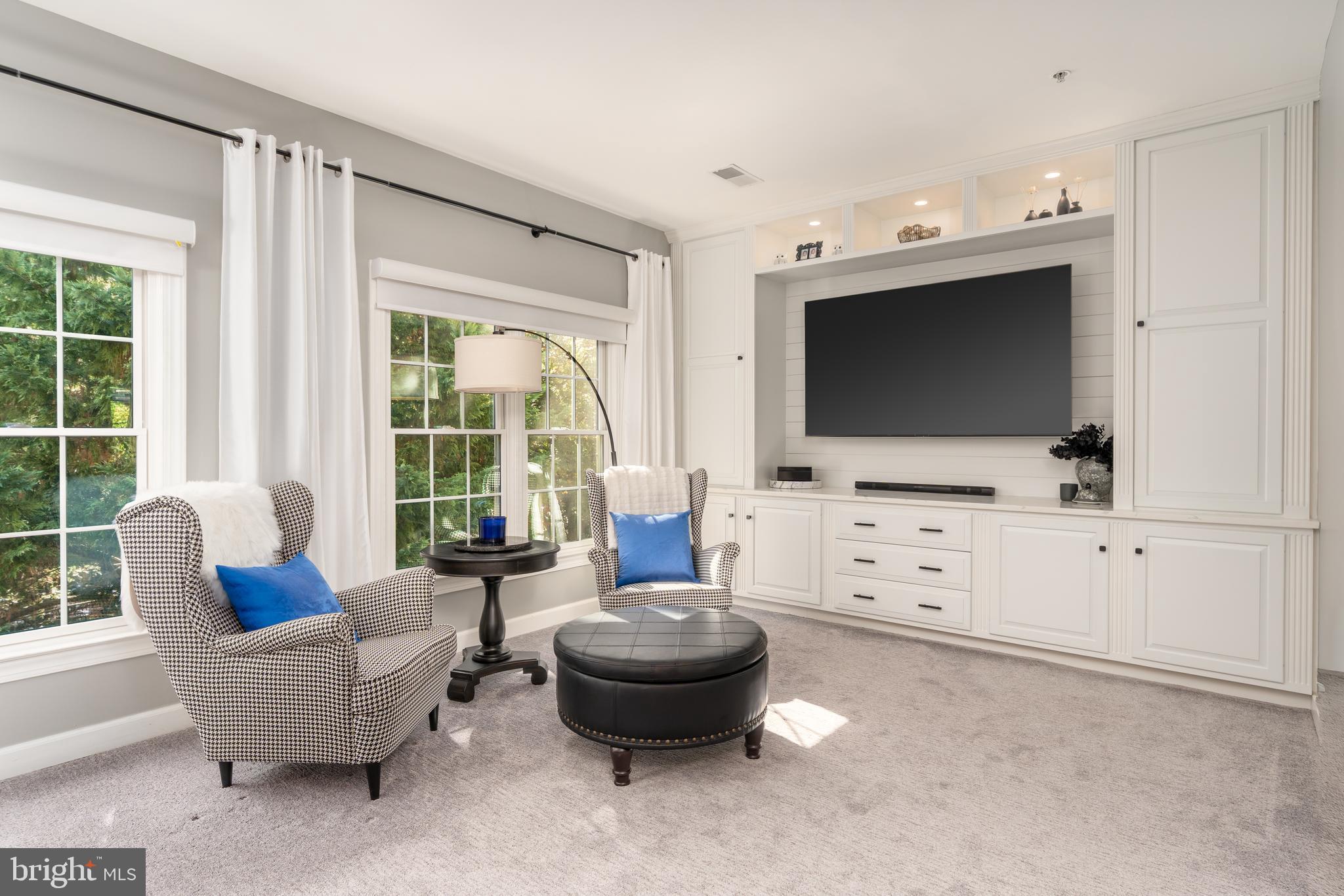 HUNTING RIDGE - Residential