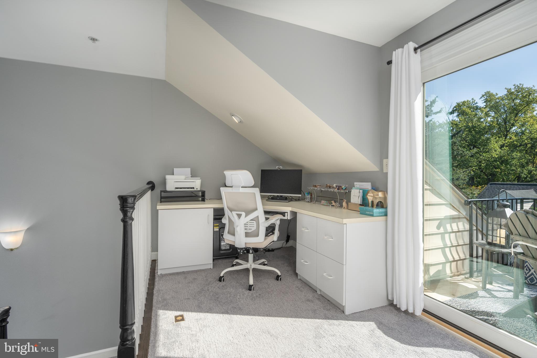 HUNTING RIDGE - Residential