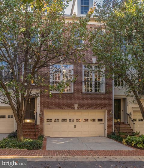 7486 CARRIAGE HILLS DRIVE MCLEAN VA 22102