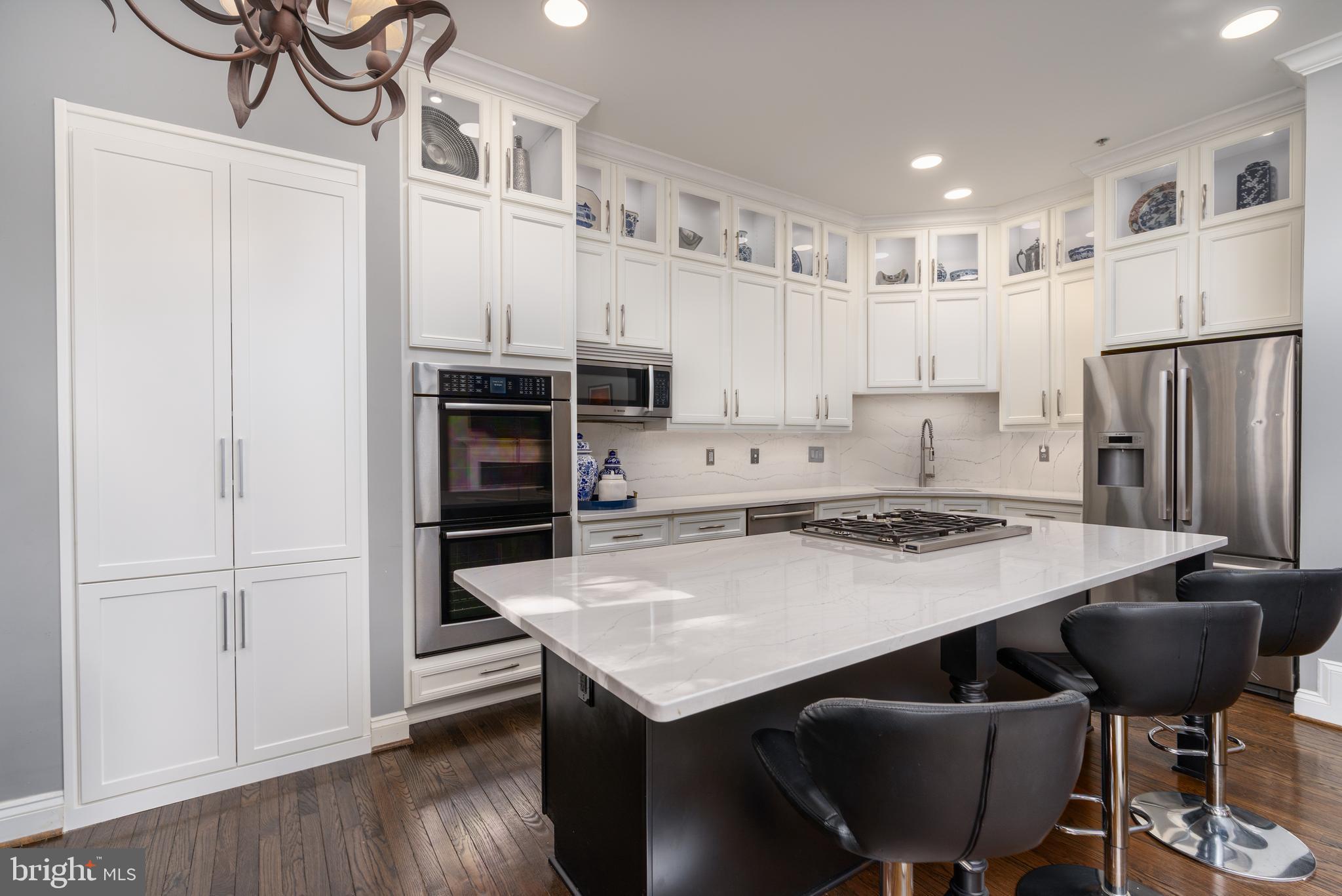 7486 CARRIAGE HILLS DRIVE