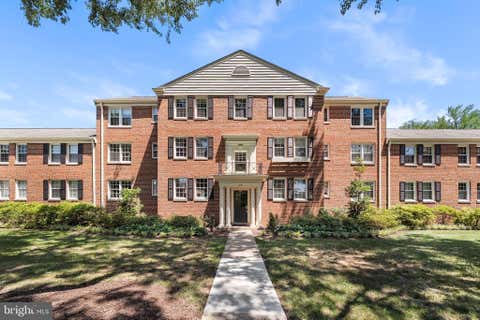 Photo of 6617 E Wakefield Drive #B1, ALEXANDRIA, VA 22307 (MLS # VAFX2325572)